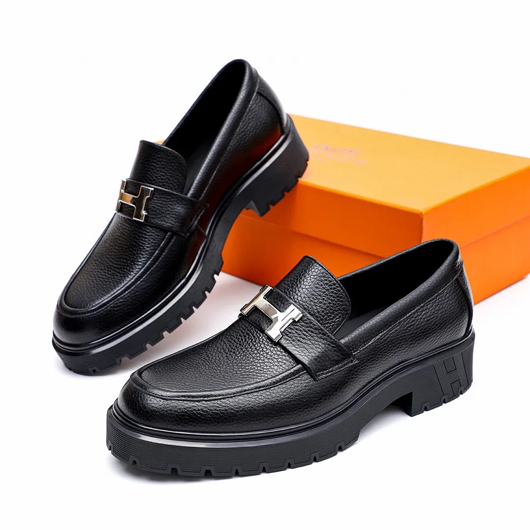 Men's shoes 💰700 💐[HERMES] popular men's shoes counter original items! The world's top brands...Luxury quality...//Fashion and high-end footwear 👍💪🏻...give you a low-key luxury comfort experience👍. The upper is made of pure Italian-imported original top-layer pebbled cowhide. Sweat-absorbent cowhide leather lining. Comfortable and breathable. The original rubber-plastic flower foam light outsole is high-end and classy. Luxurious and noble!! .. OEM factory shipment [Hug] stall.. Original plate. Welcome to taste..39-45 (38.45.46🉑️Customized)